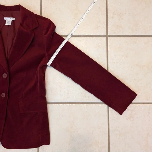 91% Cotton Vintage Cabi Red Embroidered Floral Velvet Whimsigoth 90s Blazer - Picture 14 of 16